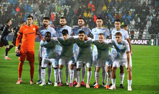 Navijači Rijeke: 'Trebalo nam je dva dana da zabijemo gol...'. 'Igraju 22 sata bez da se oznoje'