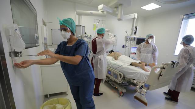 Hospitalisations of COVID-19 patients rise in Marseille