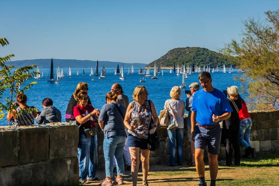 Split:  Pogled sa Sustipana na start Mrduljske Regate