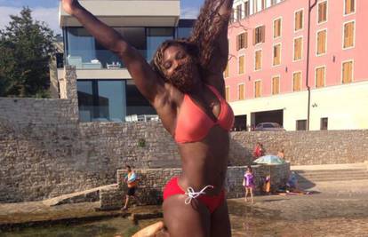Serena skače od sreće koliko joj je lijepo na odmoru u Istri