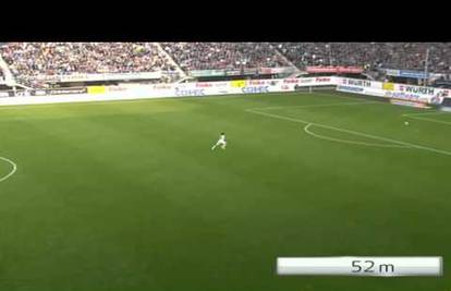 Igrač Paderborna u 93. minuti zabio je gol sa čak 83 metra