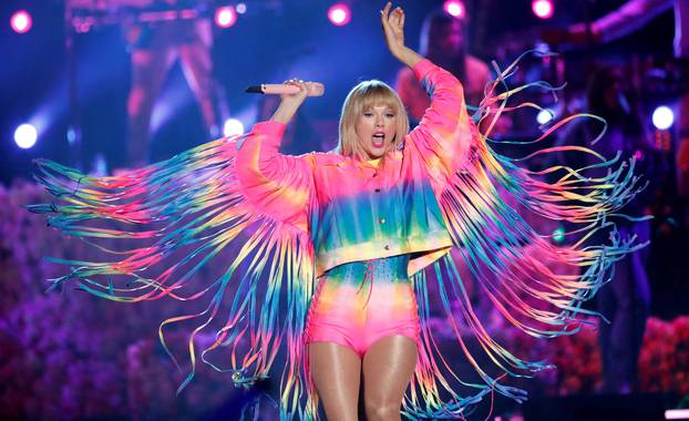 FILE PHOTO: Taylor Swift performs at the iHeartRadio Wango Tango concert in Carson