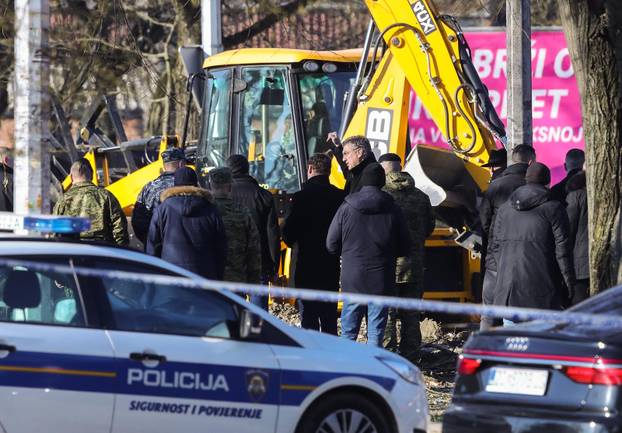 Zagreb: Premijer Andrej Plenković i  nadležni članovi Vlade obišli su mjesto pada besposadne letjelice