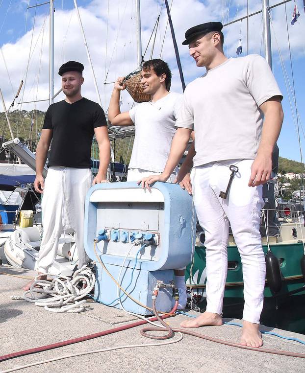 FOTO Vrući kalendar hrvatskih vaterpolista: Kad prvaci svijeta izađu iz bazena i poziraju...