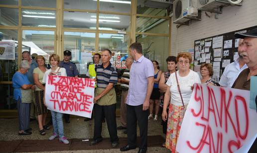 Karlovačke kumice su na sat vremena napustile štandove