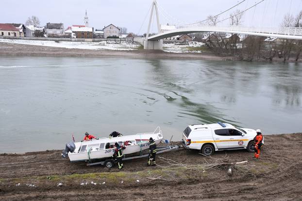 Potraga za nestalim djetetom u Savi na području Martinske Vesi