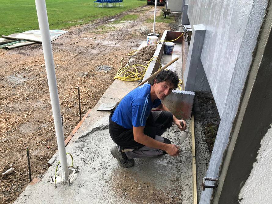 Kiša potopila Omiš, ali svi su otišli po kartu za utakmicu...