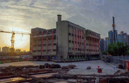 Zgrada koja hoda: Kinezima je smetala ova peterokatnica. Nisu je rušili, samo su je 'premjestili'