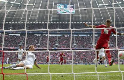 Super Mario opet 'para' mreže: Pogledajte njegov gol Mainzu...