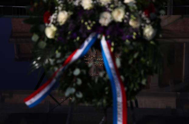 Zagreb: Izaslanstvo HDZ-a položilo cvijeće povodom 26. godišnjice smrti dr. Franje Tuđmana
