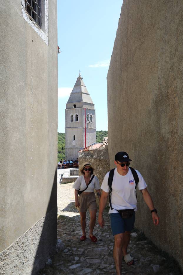 Lubenice, mjesto na Cresu s dva stanovnika