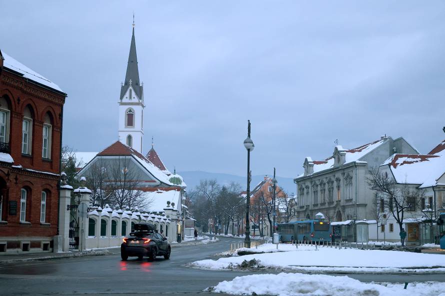 Zagreb: Hladno i oblačno jutro, očekuje se promjena vremena i ledena kiša