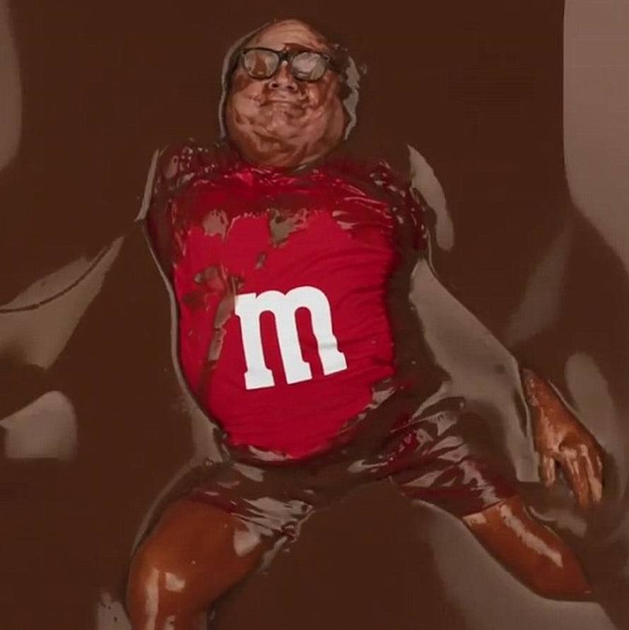 'Uznemirujući' sadržaj: Denny DeVito se 'utopio' u čokoladi