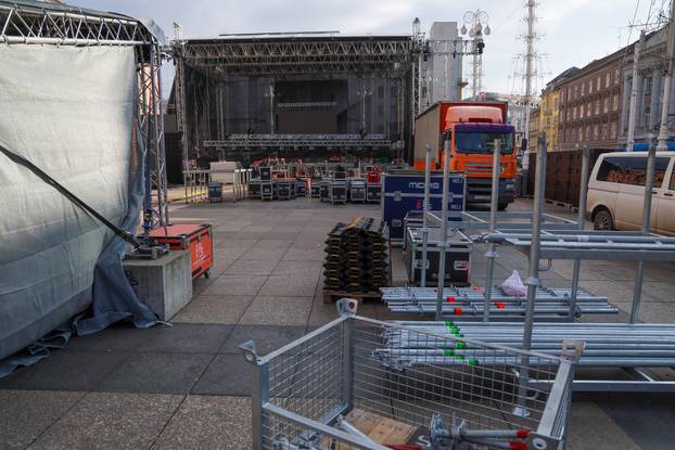 Zagreb: Pozornica za doček Nove godine polako dobiva svoj konačan izgled