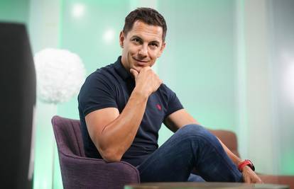 Mario Valentić šokirao je svoje fanove: Pozirao je potpuno gol!