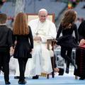 Papa u Irskoj: Bdjenje za 796 beba iz zajedničkih grobnica