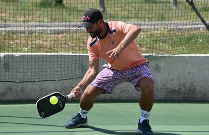 Američki hit sport stigao je i u Hrvatsku, u Makarskoj održan prvi turnir u pickleballu...