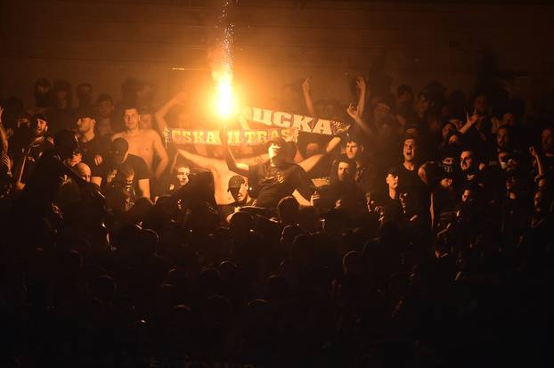 Beograd: Košarkašku utakmicu Crvena Zvezda - Partizan obilježili navijački neredi 