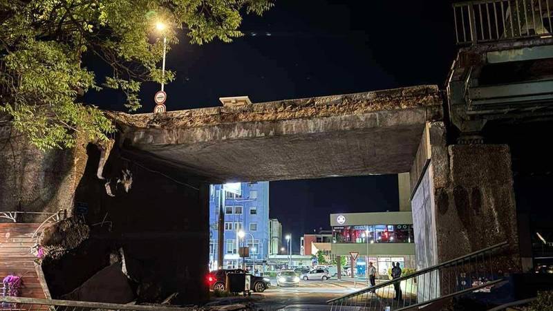 FOTO Srušio se dio mosta na granici s BiH: Promet u prekidu