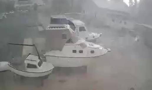 VIDEO Kamera veslačkog kluba u Splitu otkrila razornu snagu prirode. Smračilo se, a onda...