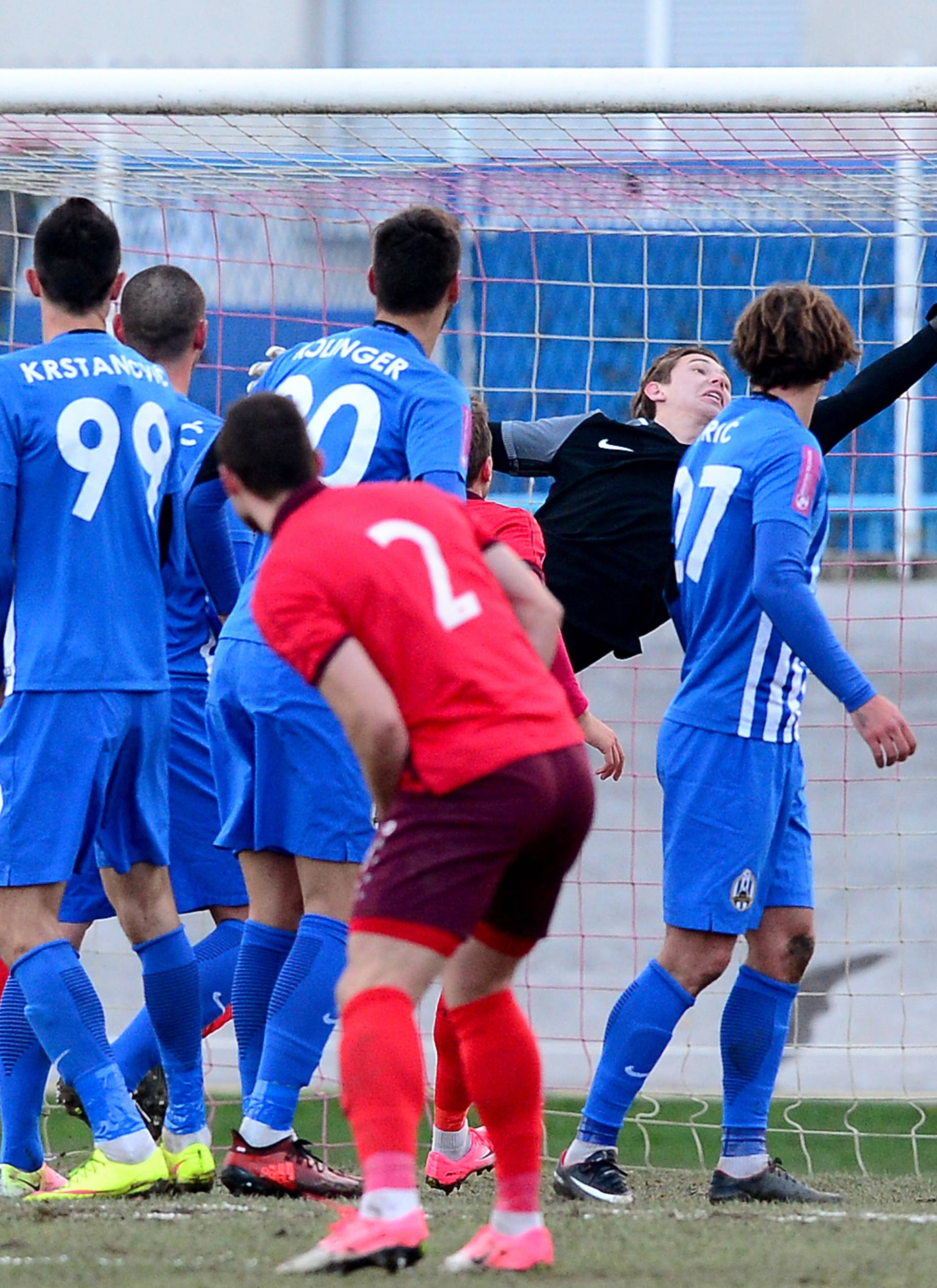 U kaljuži Kranjčevićeve Cibalia utrpala tri komada Lokomotivi