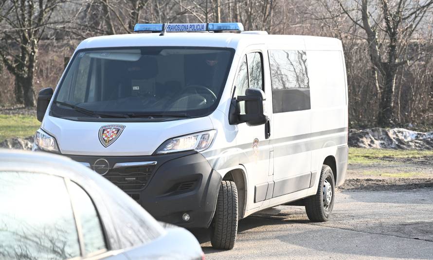 Varaždin: Srđan Mlađan pod jakim policijskim osiguranjem dolazi na Županijski sud