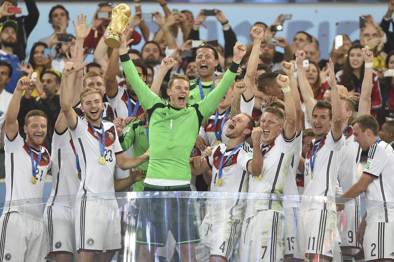 Manuel NEUER ends his career in the national team.