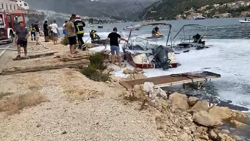 VIDEO Požar kod Dubrovnika: Gorjele brodice, jedan kombi, automobili, crni dim je posvuda