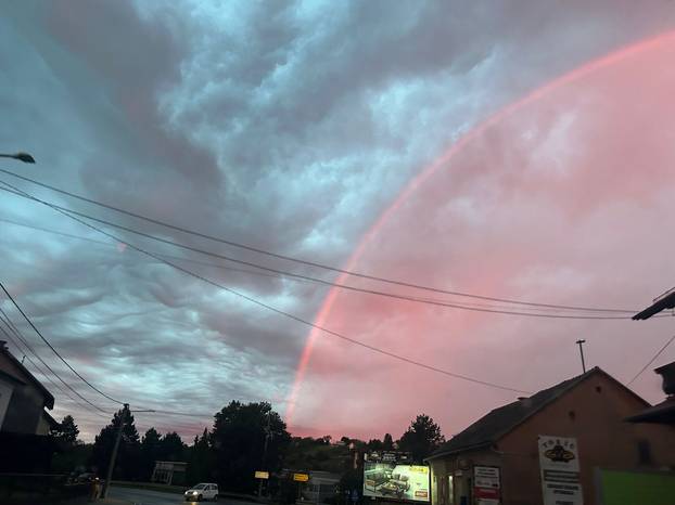 GALERIJA 'Ovako nešto nikad nisam vidio': Pogledajte nebo iznad Zagreba prije oluje...