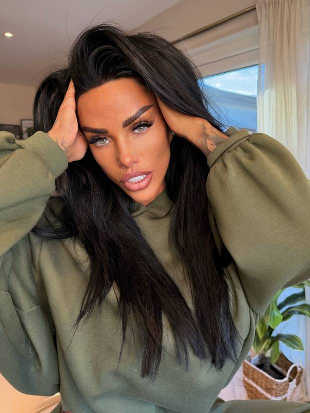 FOTO Bivši reprezentativac se uzbudio pa platio 18+ modelu da mu glumi bivšu: Htio je  spoj