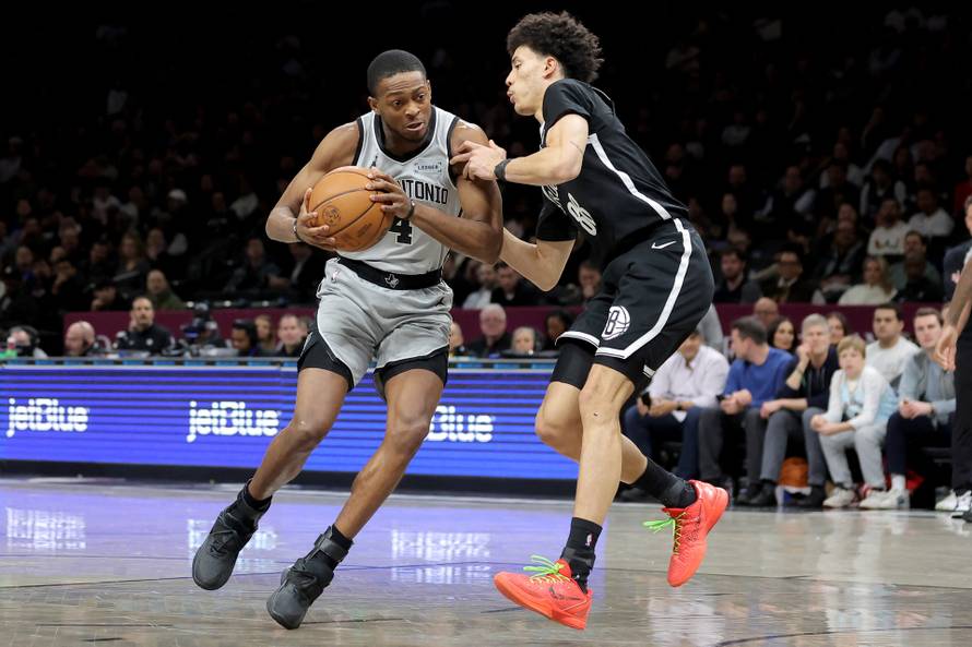 NBA: San Antonio Spurs at Brooklyn Nets