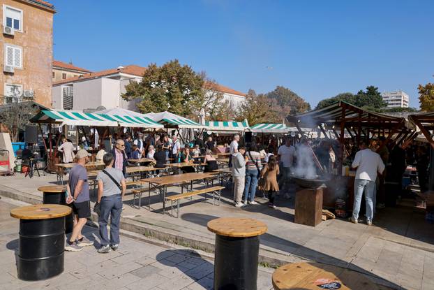 Zadar: Predsjednik Hrvatskog sabora Gordan Jandroković obišao je manifestaciju pod nazivom „Pijat na Pijaci“ 