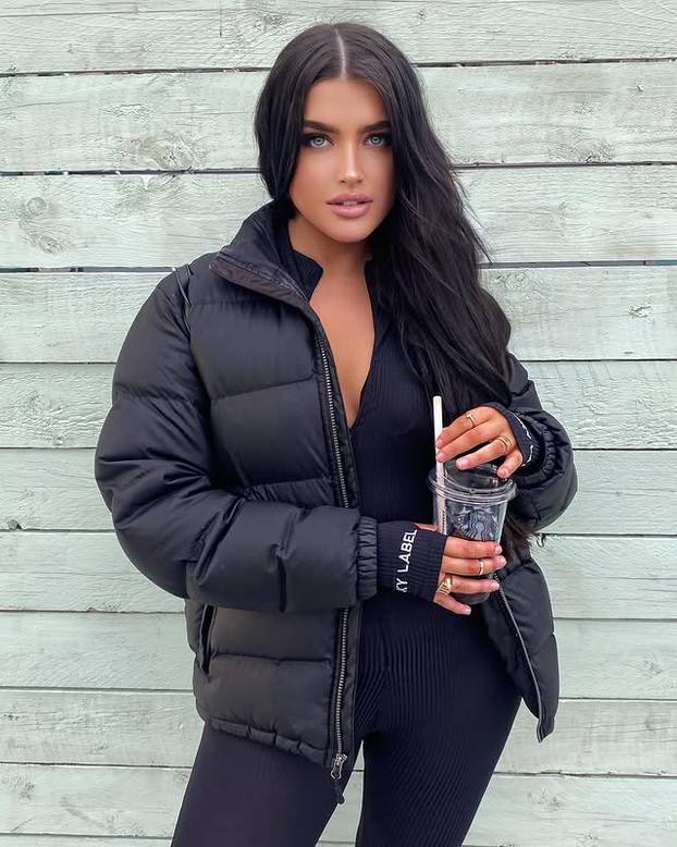 FOTO Istaknula je grudi za Dan zaljubljenih pa ju izvrijeđali: 'Slomila me tolika mržnja'