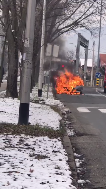 Video: Zapalio se auto u vožnji na zagrebačkim Srednjacima