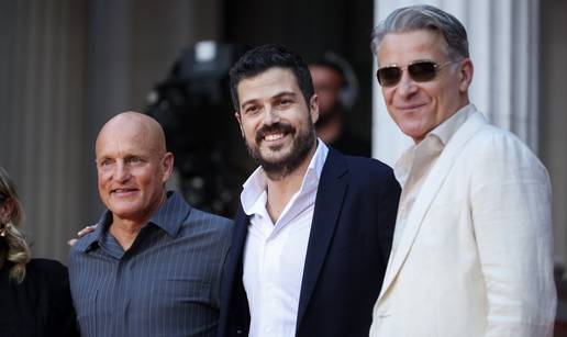 FOTO Woody Harrelson &scaron;etao crvenim tepihom u Sarajevu, uz njega bio Goran Vi&scaron;nji&cacute;