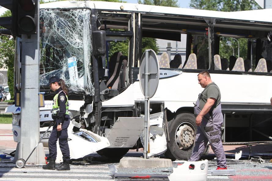 Sudar kamiona i autobusa na križanju u Karlovcu, ima i ozlije?enih