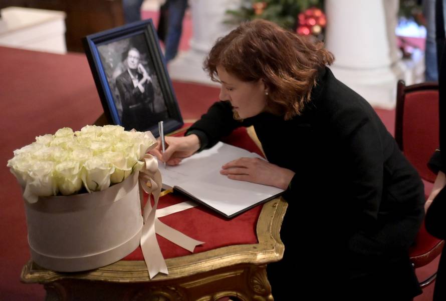 Zagreb: Komemoracija za Massima Savića u Hrvatskom narodnom kazalištu