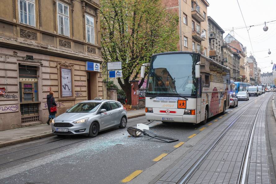 Zagreb: U Ilici zbog sudara tramvaja i autobusa zaustavljen tramvajski promet
