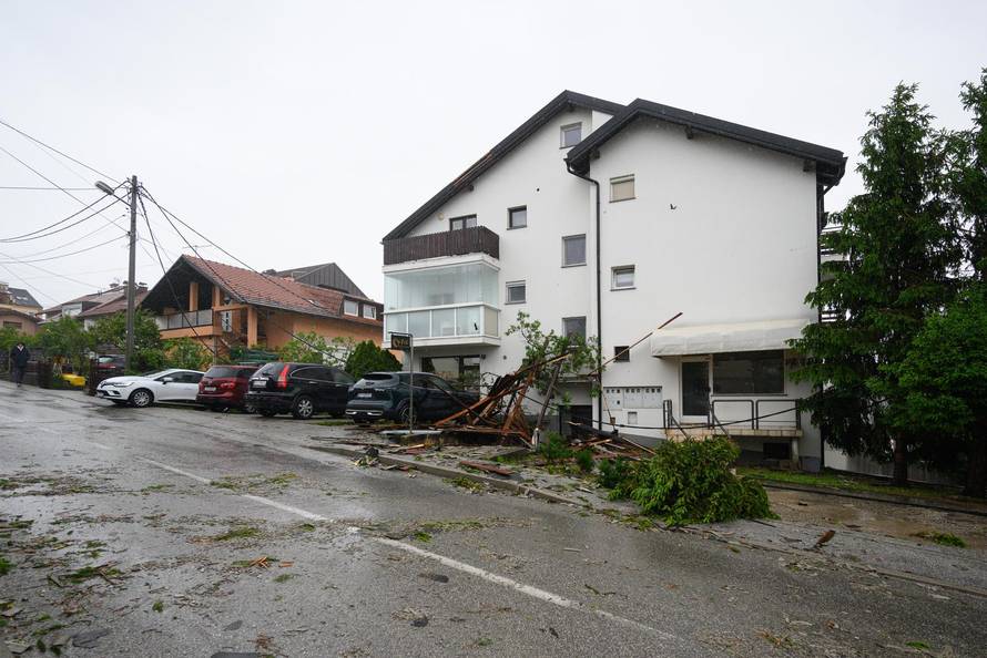 Zagreb: Nevrijeme rušilo stabla i vodove u naselju Mikulići