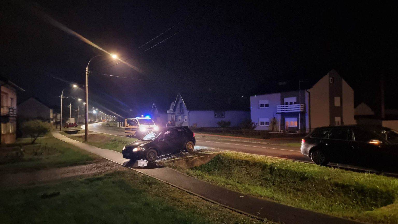 Dvoje ozlijeđenih u prometnoj nesreći u Jakšiću: 'Čulo se kao da je bomba eksplodirala!'