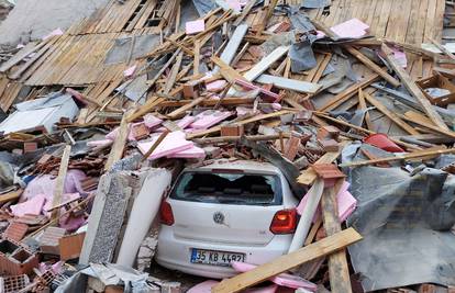 Seizmolozi: Potres kod Turske 50 puta snažniji od zagrebačkog