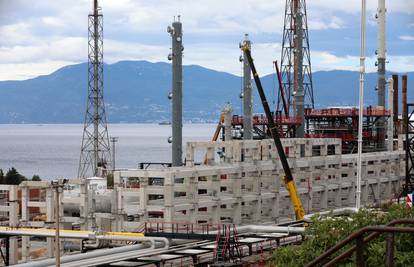 Pola posla iza njih: Projekt nadogradnje Inine Rafinerije nafte Rijeka gotov u 2024.