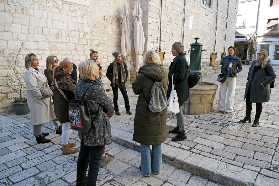Šibenik: Skočite do Krapnja po spužve i koralje i saznajte tko su žene koje su oblikovale grad