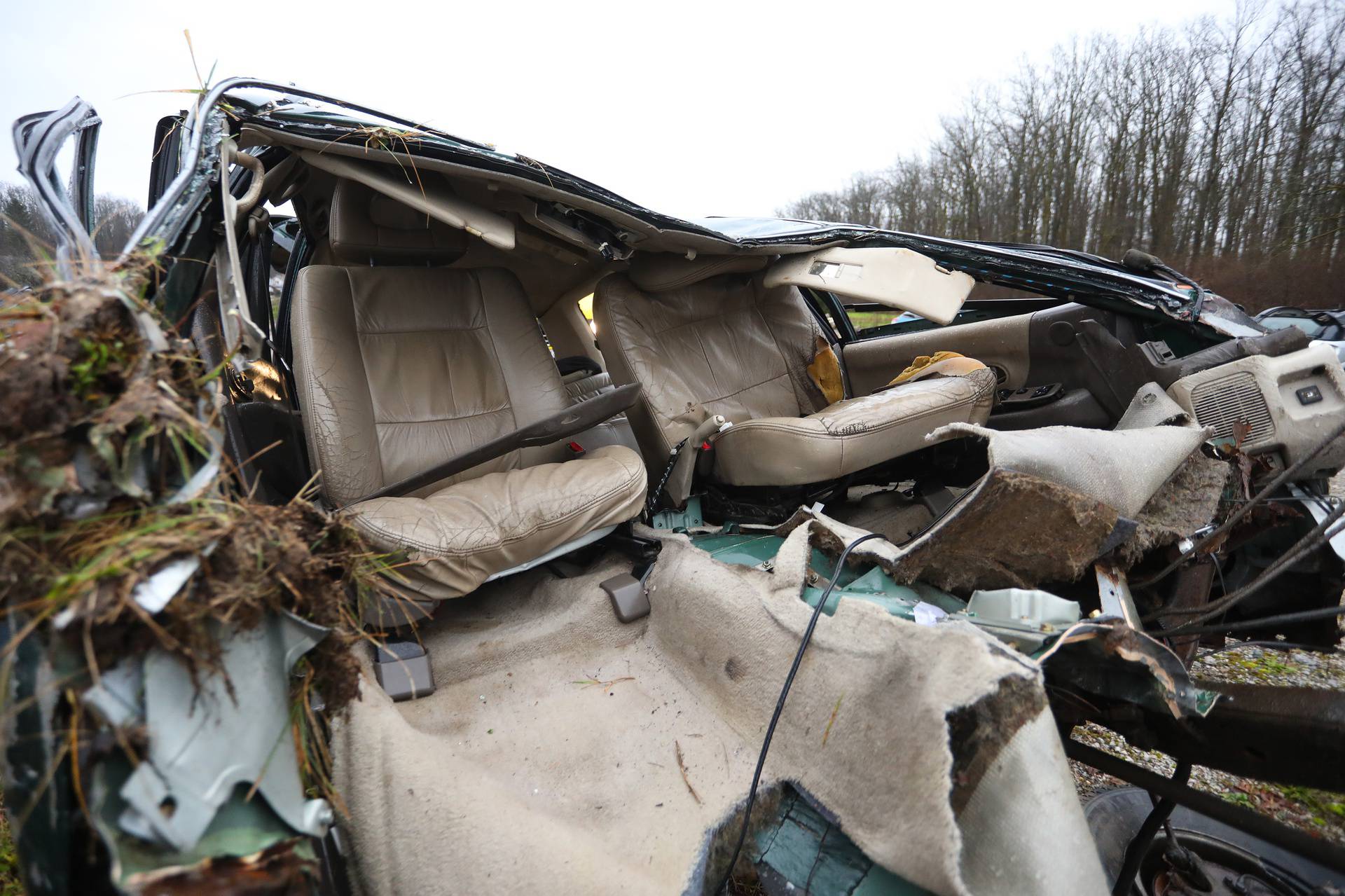 Karlovac: Olupina auta u kojem su stradali migranti