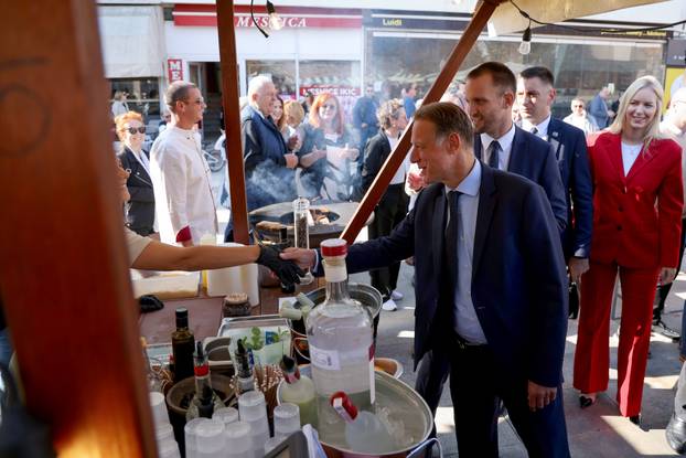 Zadar: Predsjednik Hrvatskog sabora Gordan Jandroković obišao je manifestaciju pod nazivom „Pijat na Pijaci“ 