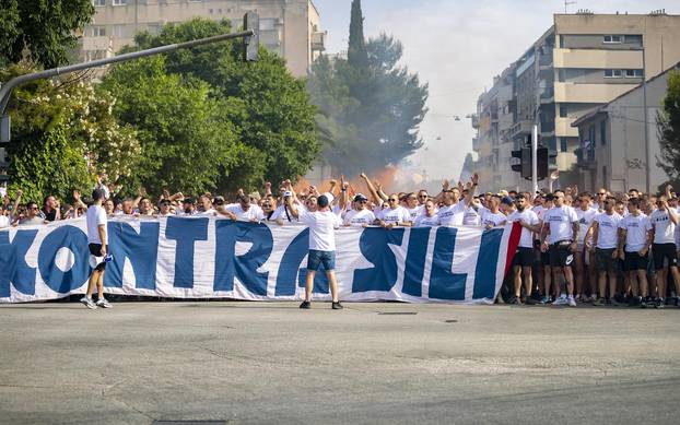 Split: Povorka Torcide prema Poljudu