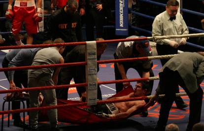Ruski boksač preminuo  nakon udaraca pa kolapsa u ringu...