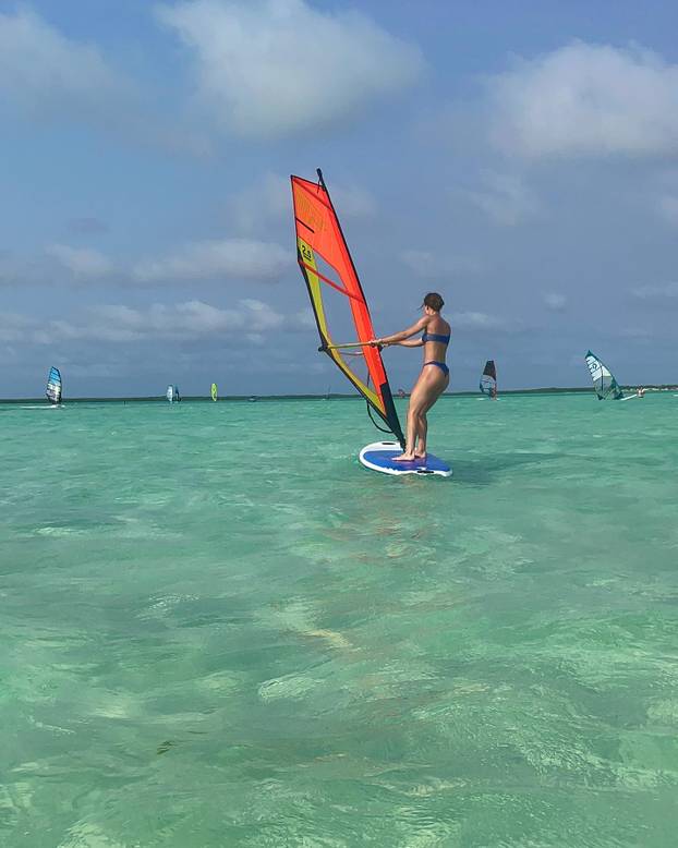 FOTO Jutta u reprezentaciji ima veliku konkurenciju! Femke Kok parira na utrkama i u tangicama