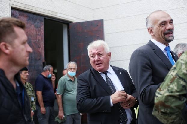 Ovako je bilo na 25. obljetnicu Oluje: Plenki i Zoka se rukuju, Banožić, Beroš... Svi su tamo