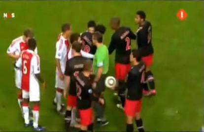 Uzor mu Tyson: Luis Suarez ugrizao PSV-ovog igrača